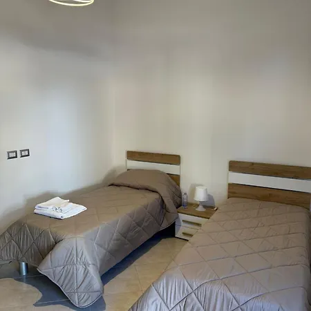 Апартаменты Maison Largo Delle Grotte Ordona